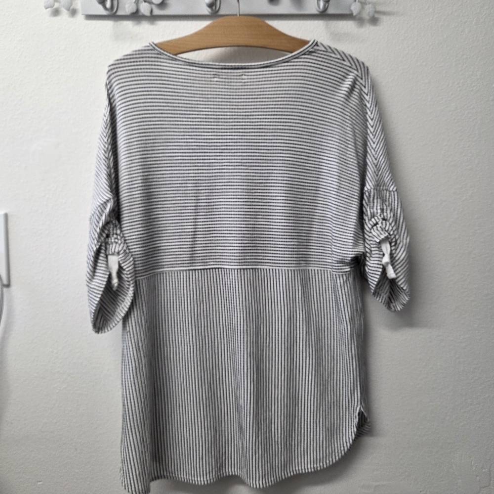 Textured Top - Picture 4 of 6